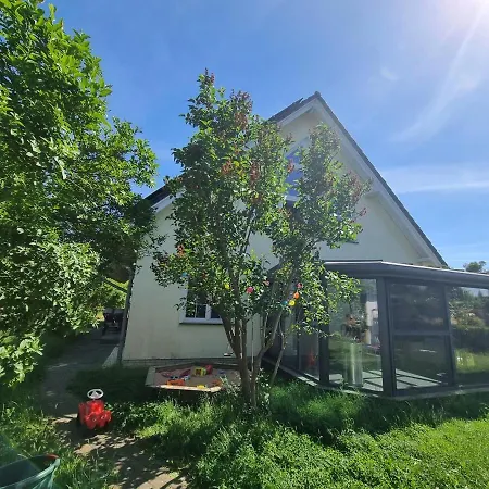 Komplette In Mit Parkplatz, Tv, Schnelles Wlan, Waschmaschine & Trockner, Wintergarten * Cottbus