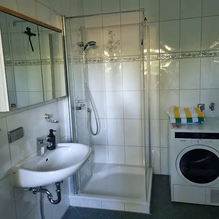 Komplette In Mit Parkplatz, Tv, Schnelles Wlan, Waschmaschine & Trockner, Wintergarten Appartement *