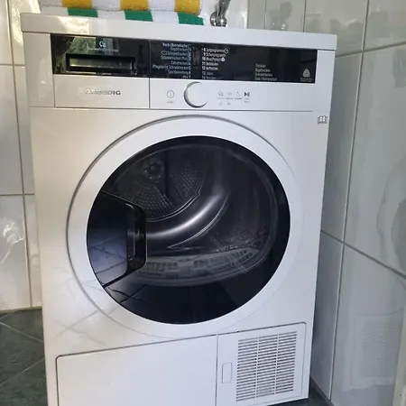 Komplette In Mit Parkplatz, Tv, Schnelles Wlan, Waschmaschine & Trockner, Wintergarten