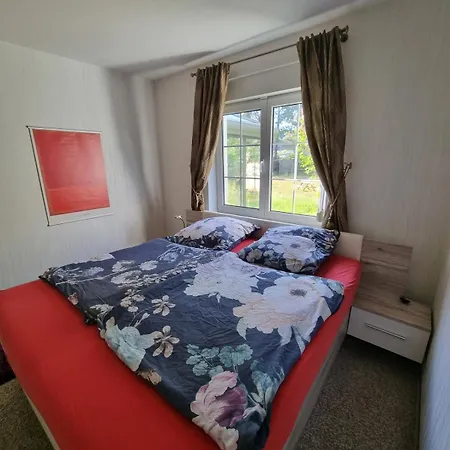 Komplette In Mit Parkplatz, Tv, Schnelles Wlan, Waschmaschine & Trockner, Wintergarten Cottbus