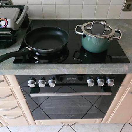 Appartement Komplette In Mit Parkplatz, Tv, Schnelles Wlan, Waschmaschine & Trockner, Wintergarten Cottbus